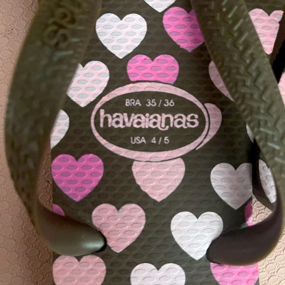Havaianas Brown Heart Print Flip Flops Size 4/5 US6-6.5